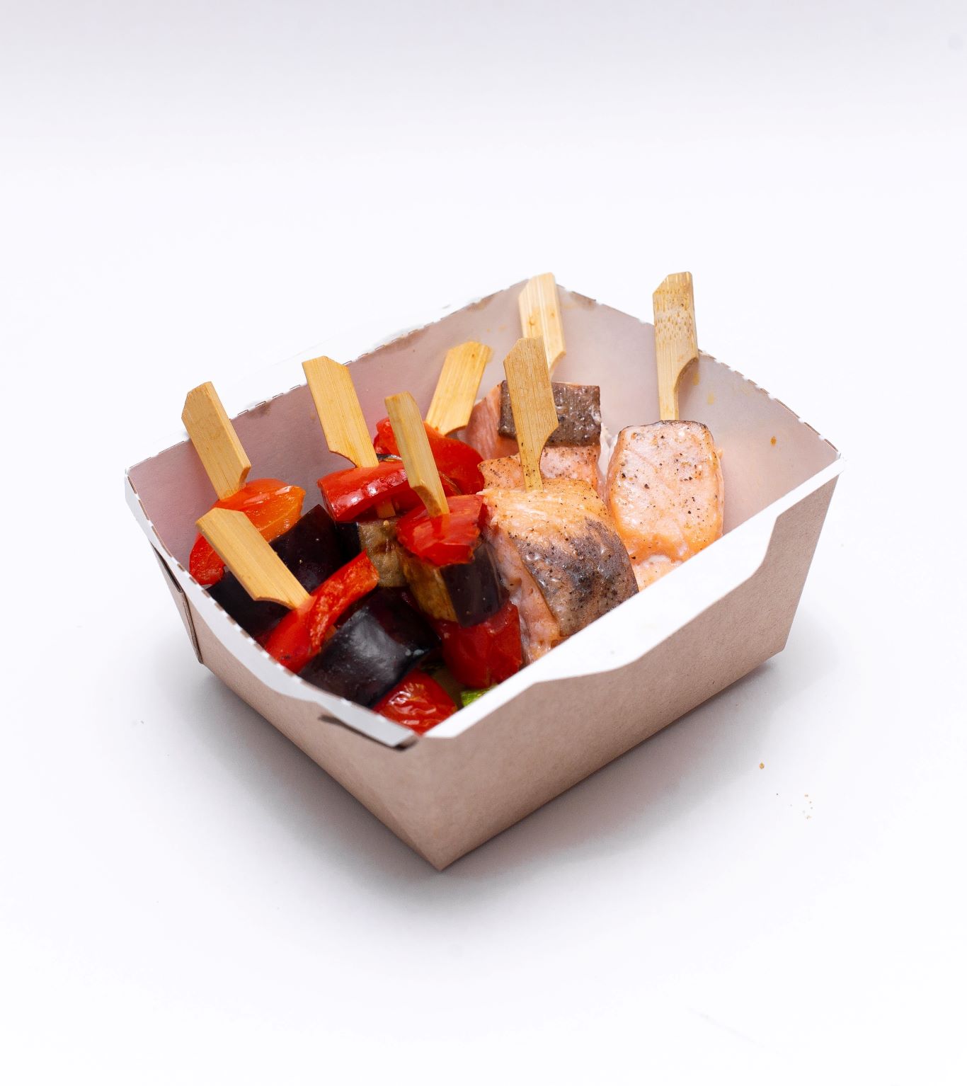Мини шашлычок с семгой и мини шашлычок овощной